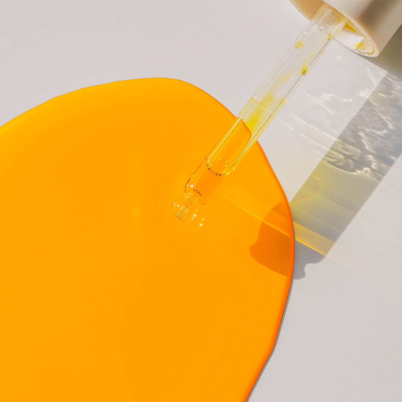 aromatica_organic_rosehip_oil_texture