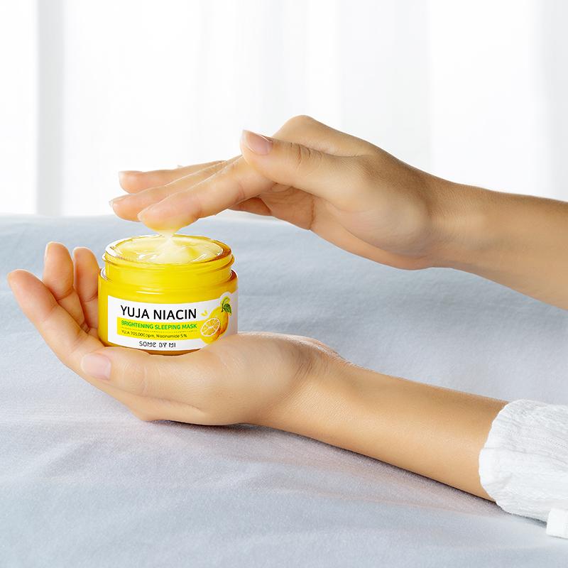 some_by_mi_yuja_niacin_30_days_miracle_brightening_sleeping_mask_texture