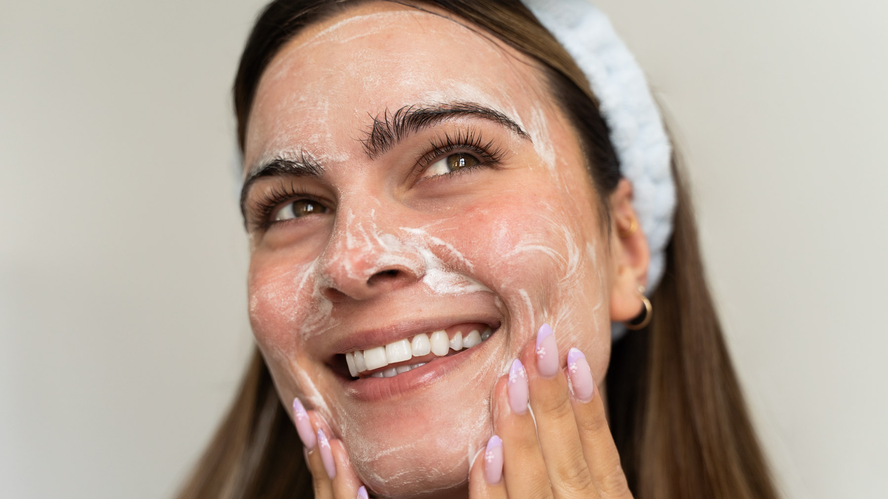 Alt du må vite om ansiktsrens – og hvorfor dobbelrens gir deg sunn hud hud!